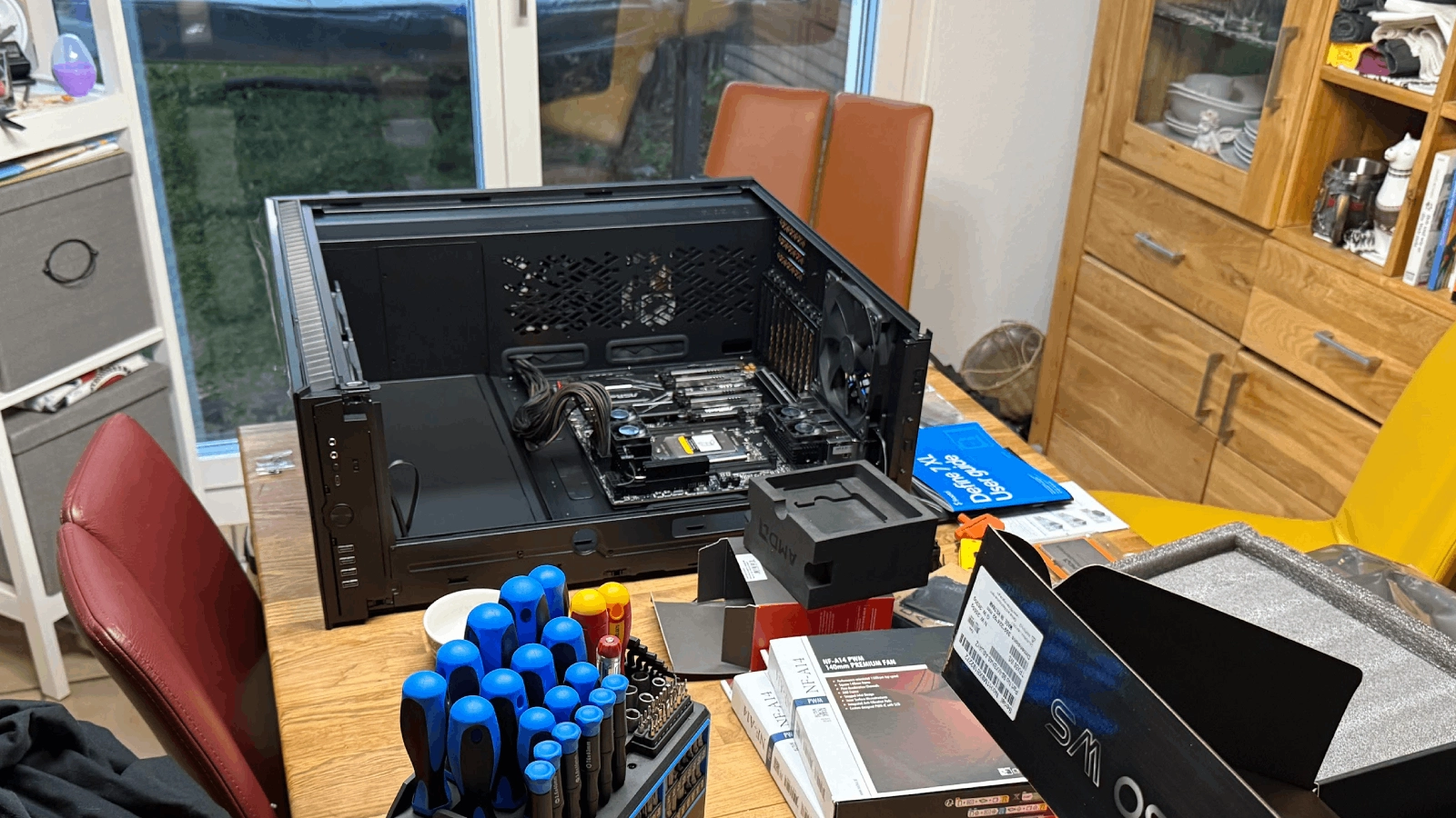 Chassis and tools put onto the kitchen table